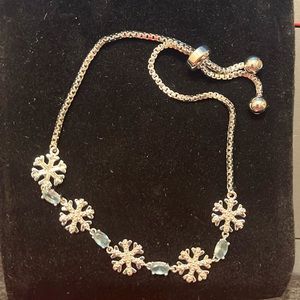 NWT Macys Fine Jewelry, snowflake bracelet